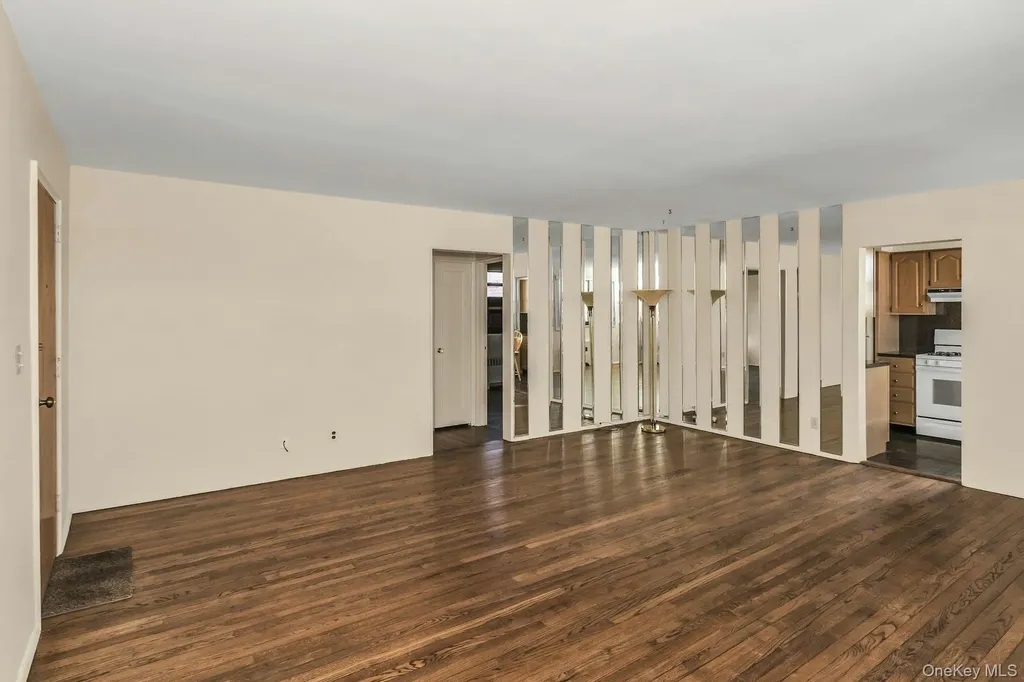 21-47 Utopia Parkway Whitestone NY 11357