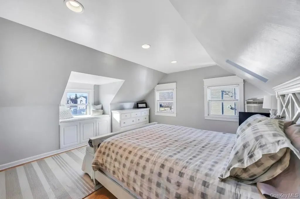 23 Haven Lane Levittown NY 11756