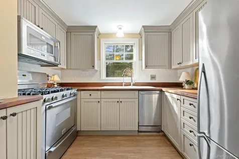 8 S Bedford Road Pound Ridge NY 10576