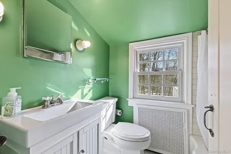 8 S Bedford Road Pound Ridge NY 10576
