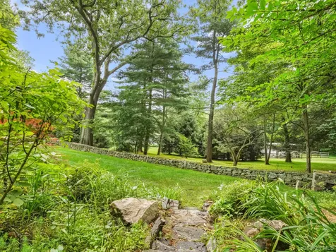 8 S Bedford Road Pound Ridge NY 10576