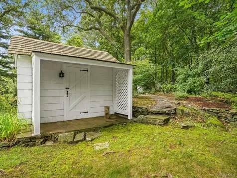 8 S Bedford Road Pound Ridge NY 10576