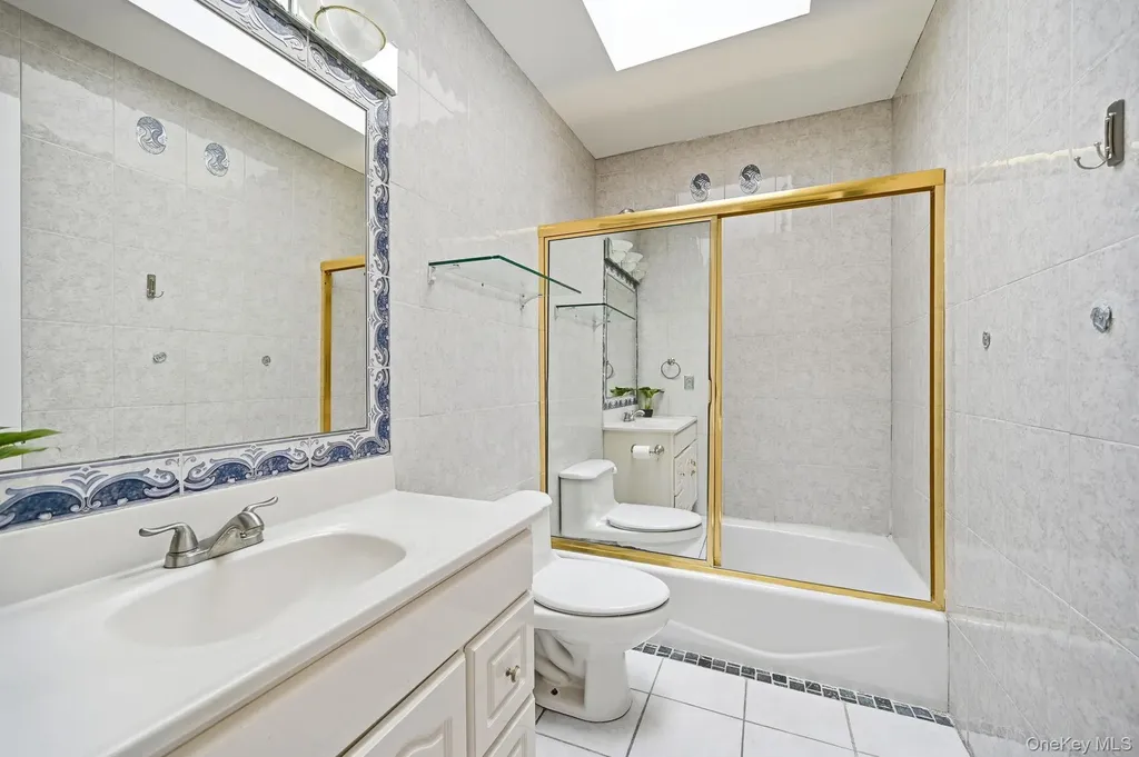 40 Pittsford Way Nanuet NY 10954