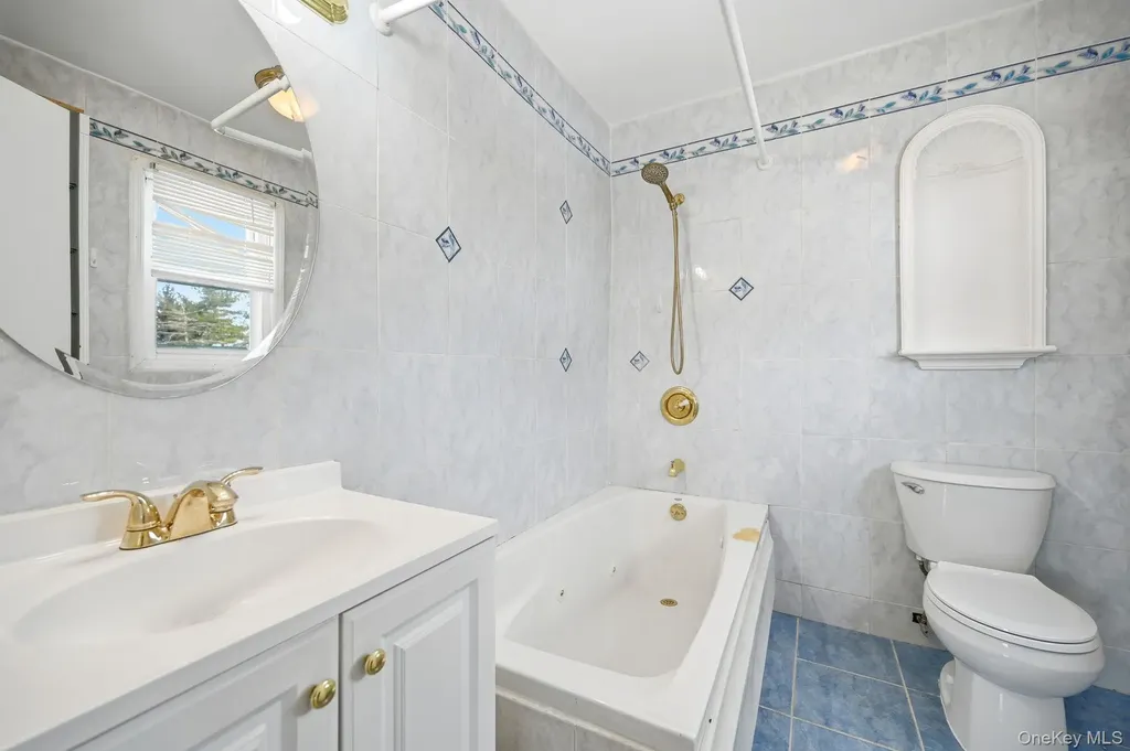 40 Pittsford Way Nanuet NY 10954