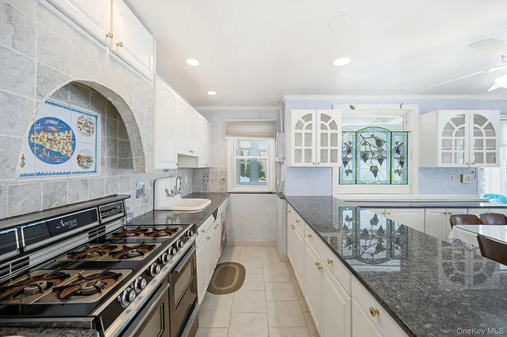 40 Pittsford Way Nanuet NY 10954