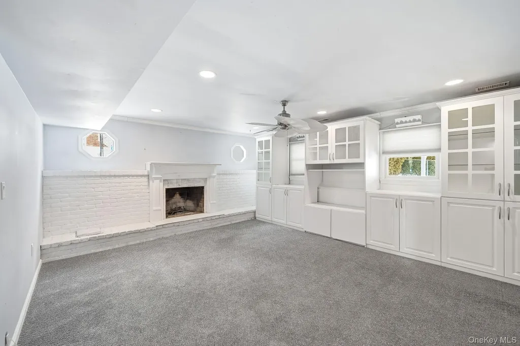 40 Pittsford Way Nanuet NY 10954
