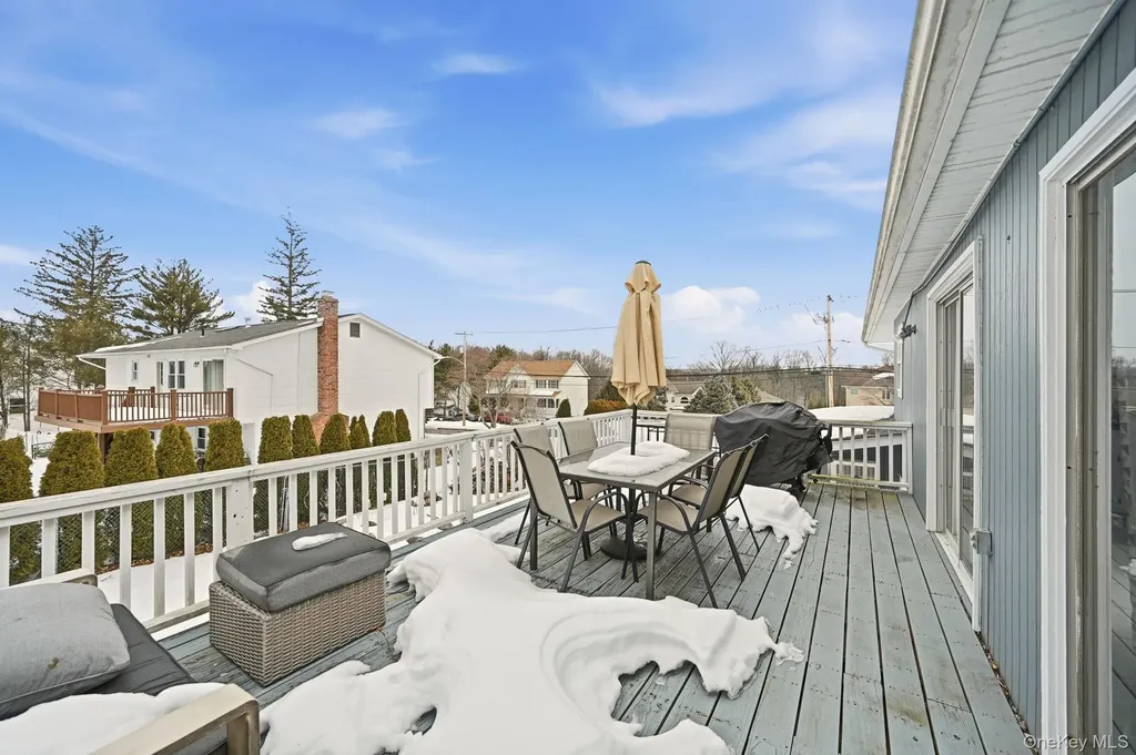 40 Pittsford Way Nanuet NY 10954