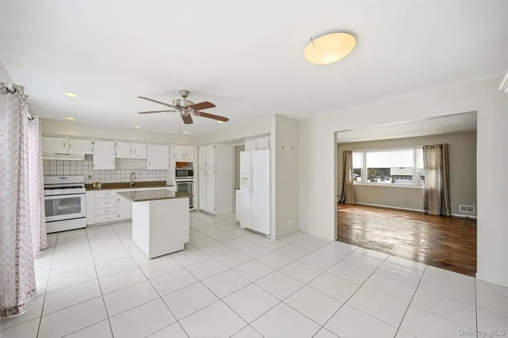 40 Pittsford Way Nanuet NY 10954