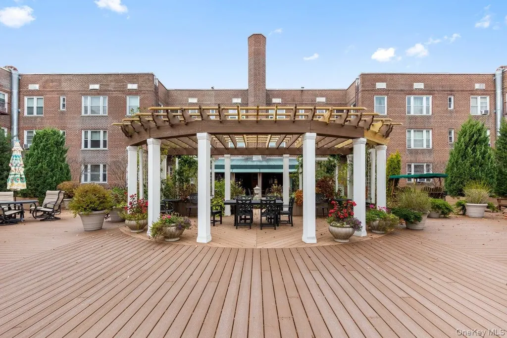 2 Overlook Road White Plains NY 10605