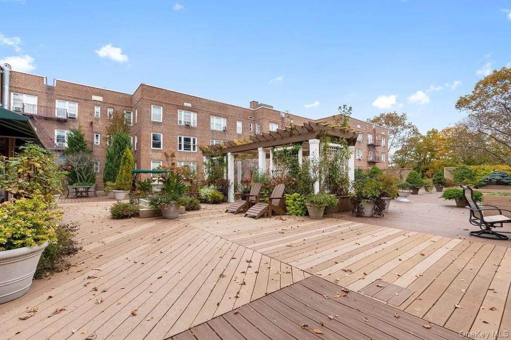 2 Overlook Road White Plains NY 10605