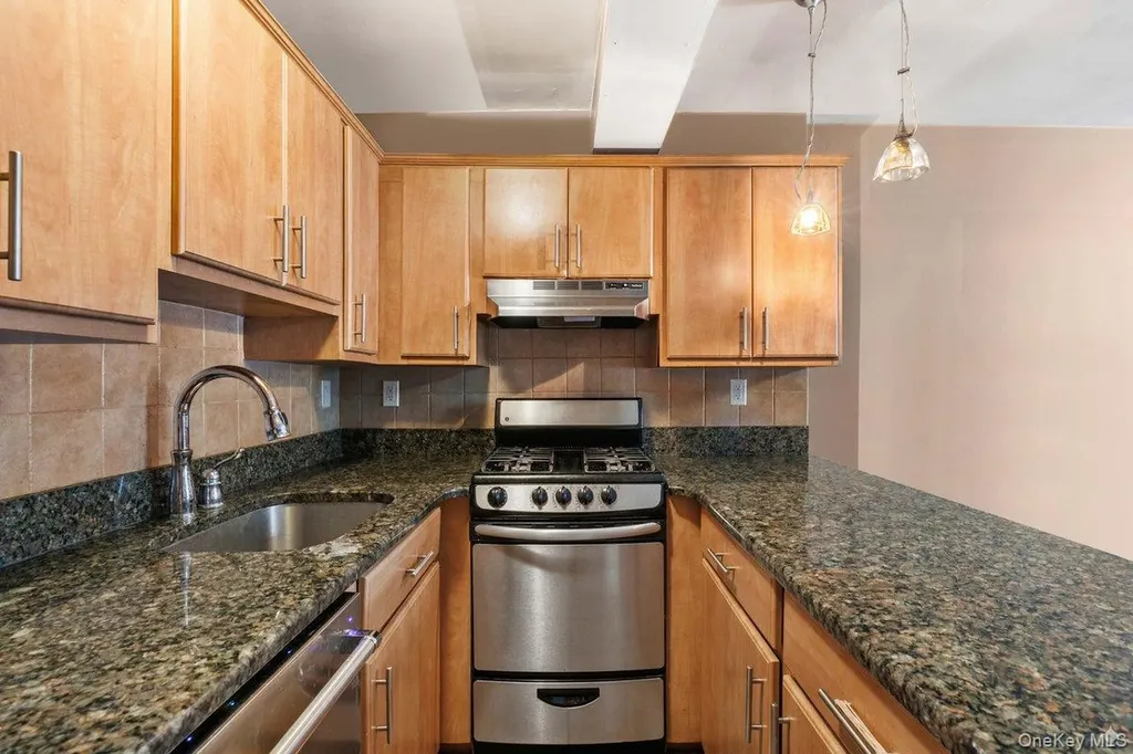 2 Overlook Road White Plains NY 10605