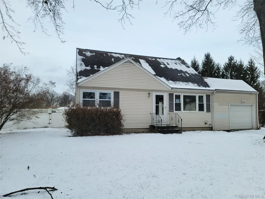 19 Essex Road Poughkeepsie NY 12601