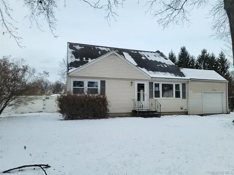 19 Essex Road Poughkeepsie NY 12601
