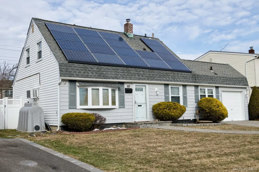 59 Corncrib Lane Levittown NY 11756