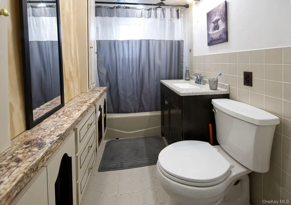 59 Corncrib Lane Levittown NY 11756