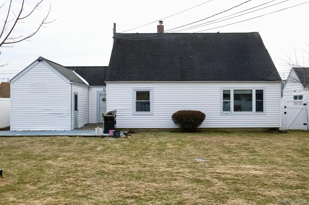 59 Corncrib Lane Levittown NY 11756