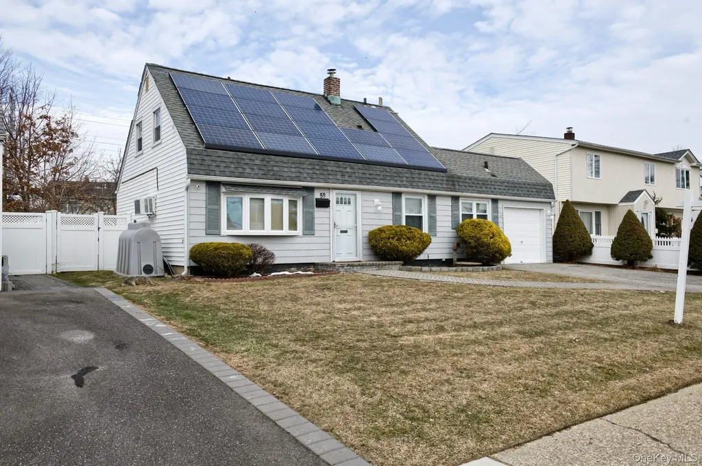 59 Corncrib Lane Levittown NY 11756