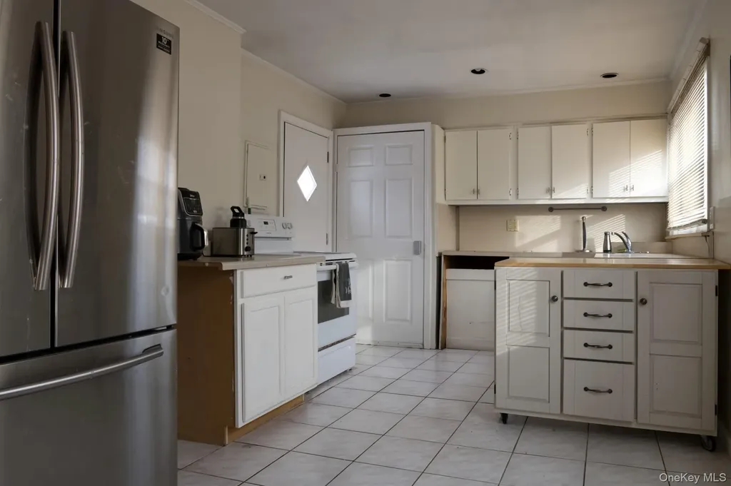 59 Corncrib Lane Levittown NY 11756