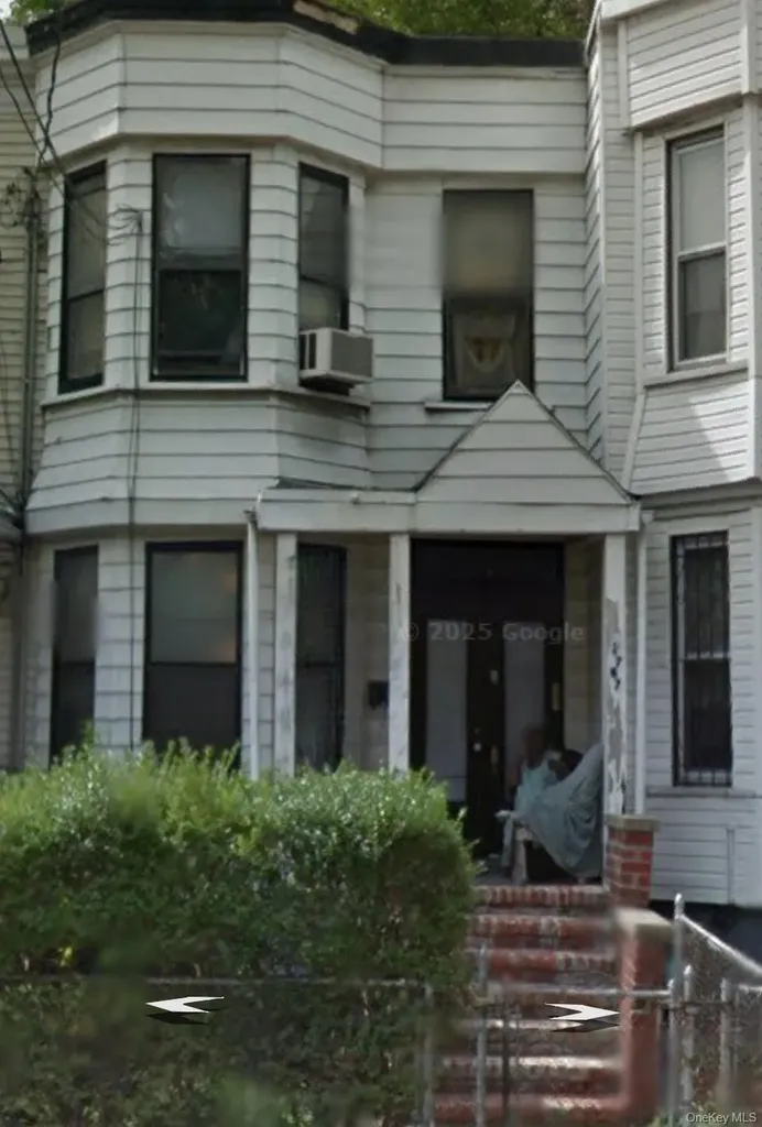 2767 Creston Avenue Bronx NY 10468