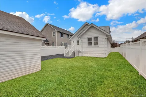 820 Jefferson Street Baldwin NY 11510