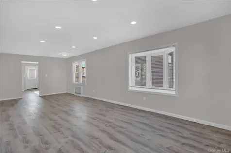 820 Jefferson Street Baldwin NY 11510