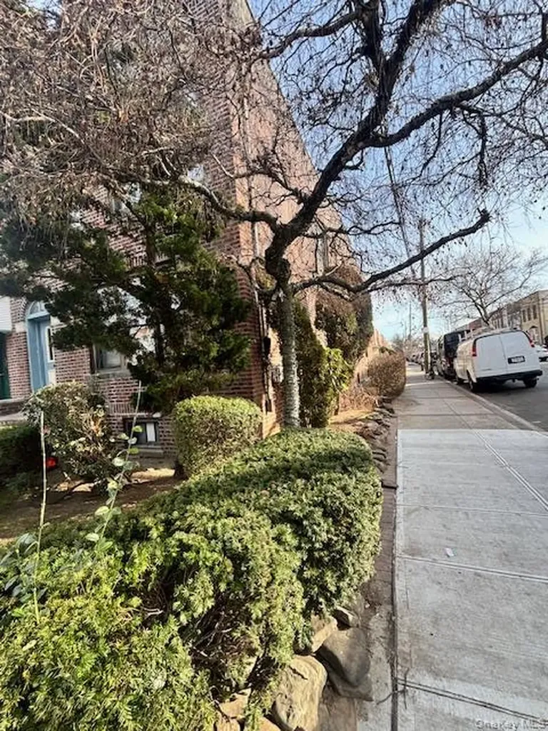 8423 14th Avenue Brooklyn NY 11228