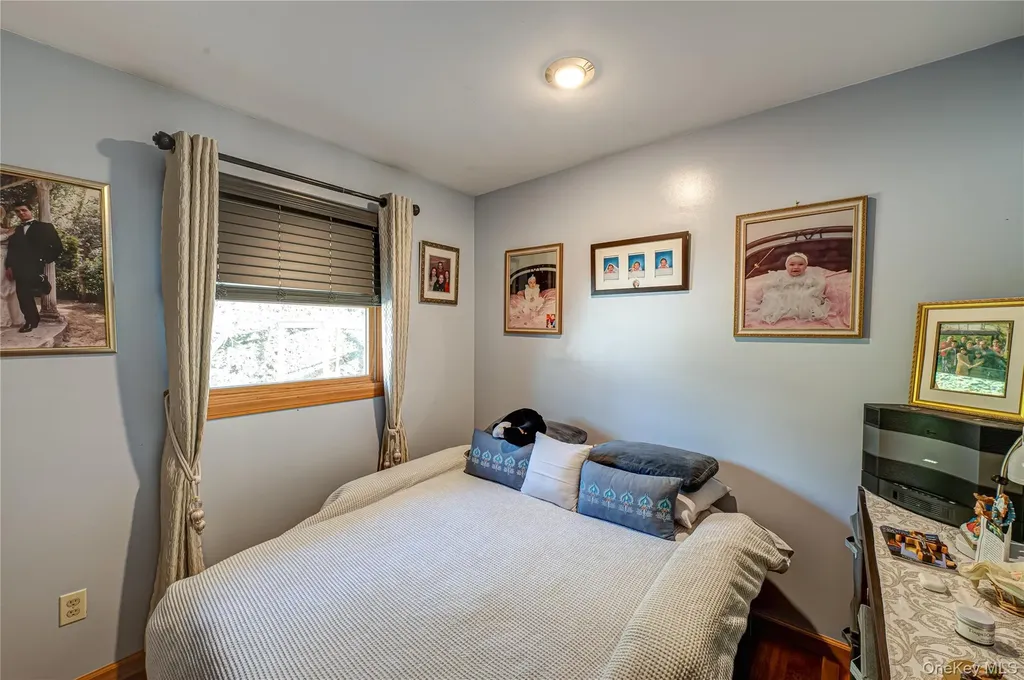 37 W 10th Street Deer Park NY 11729