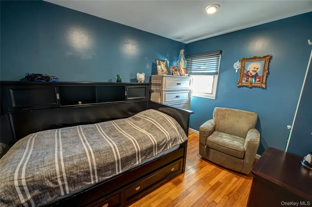 37 W 10th Street Deer Park NY 11729