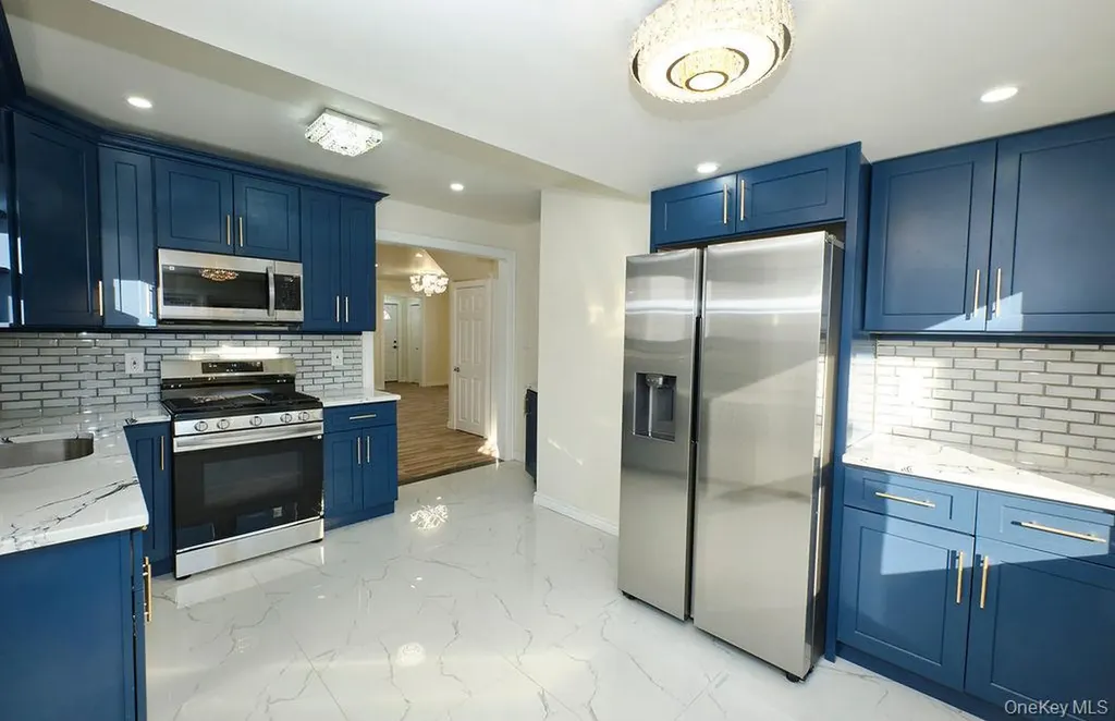 24120 83rd Avenue Bellerose NY 11426