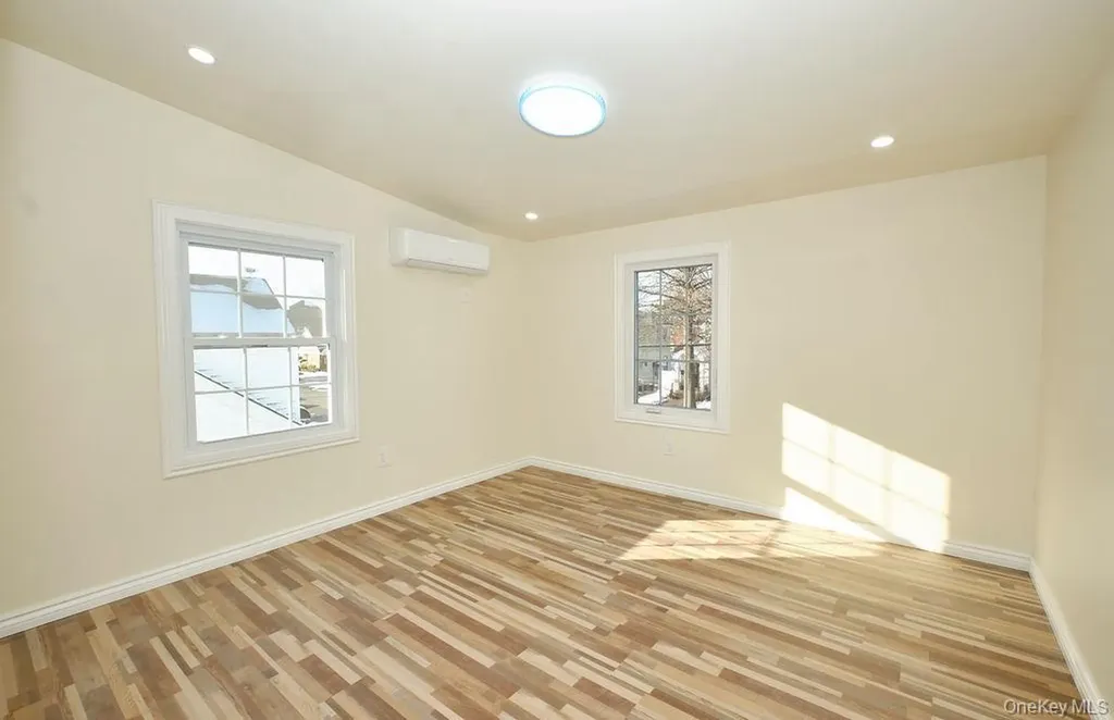 24120 83rd Avenue Bellerose NY 11426