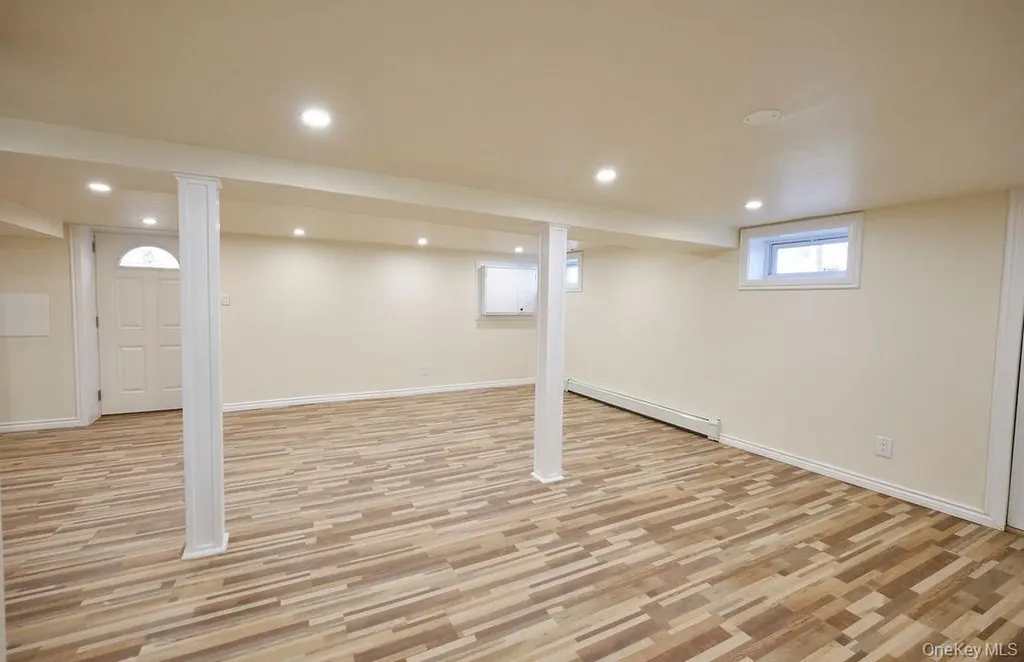 24120 83rd Avenue Bellerose NY 11426