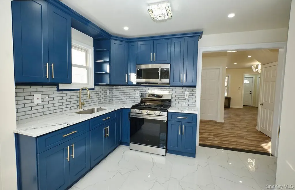 24120 83rd Avenue Bellerose NY 11426