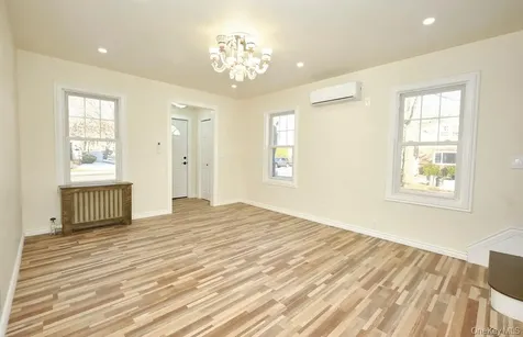 24120 83rd Avenue Bellerose NY 11426