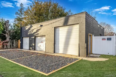 45 Redington Street Bay Shore NY 11706