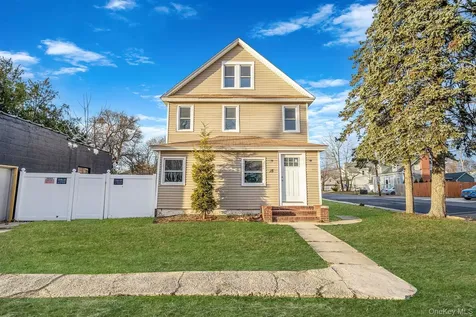 45 Redington Street Bay Shore NY 11706