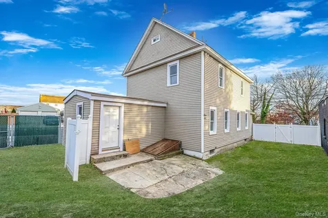 45 Redington Street Bay Shore NY 11706