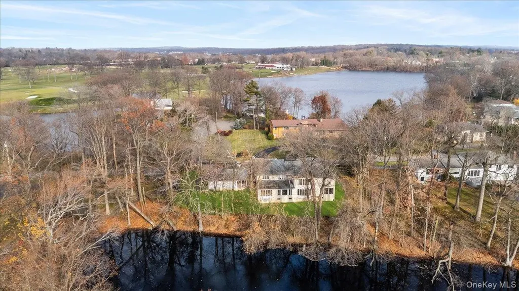 22 Lake Road Great Neck NY 11020