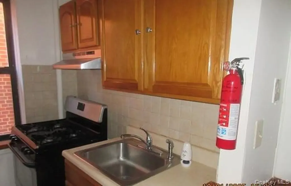3231 Barker Avenue Bronx NY 10467