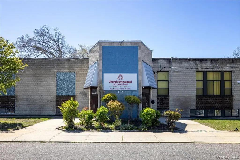 330 Central Avenue Deer Park NY 11729