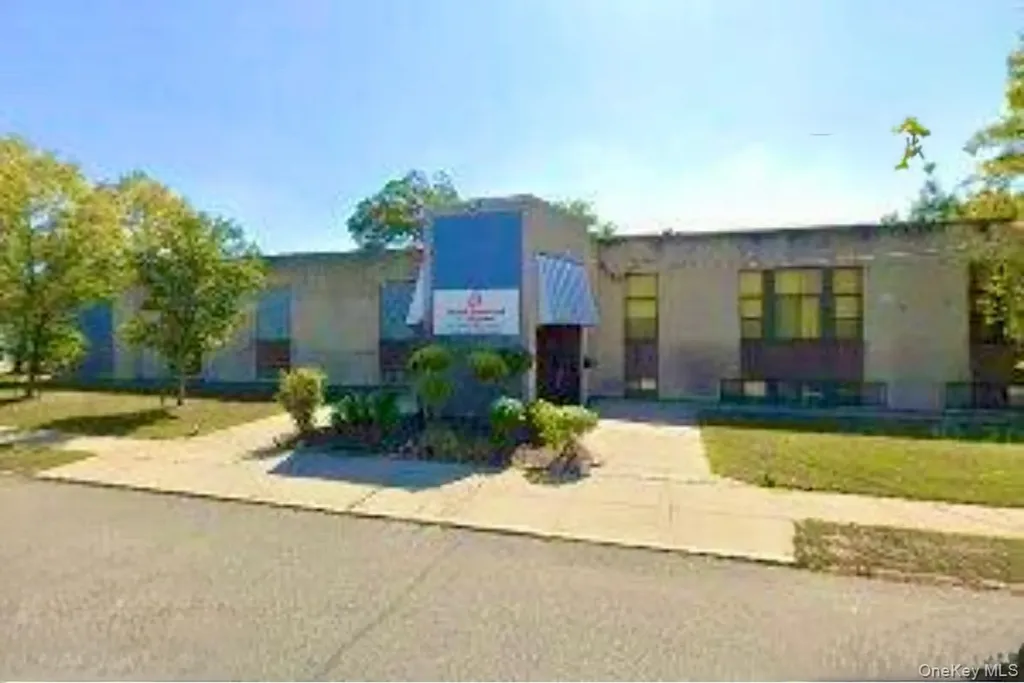 330 Central Avenue Deer Park NY 11729