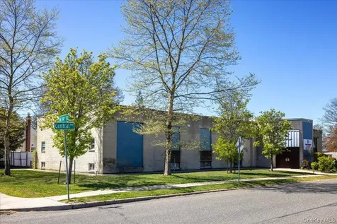 330 Central Avenue Deer Park NY 11729