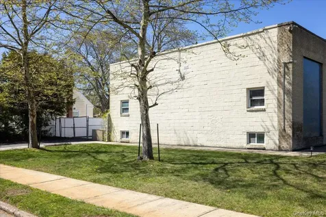 330 Central Avenue Deer Park NY 11729