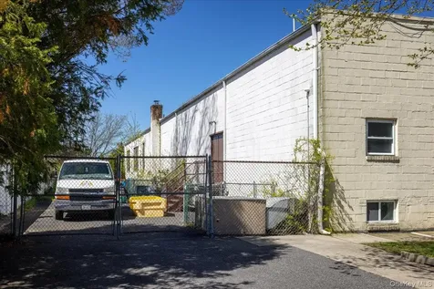 330 Central Avenue Deer Park NY 11729