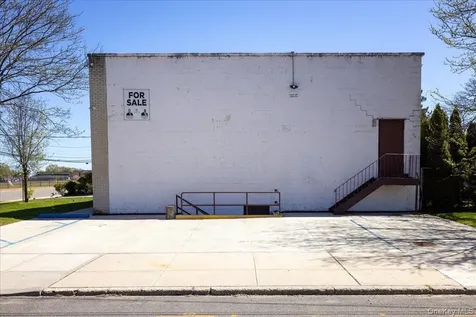 330 Central Avenue Deer Park NY 11729