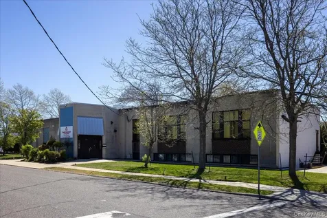 330 Central Avenue Deer Park NY 11729