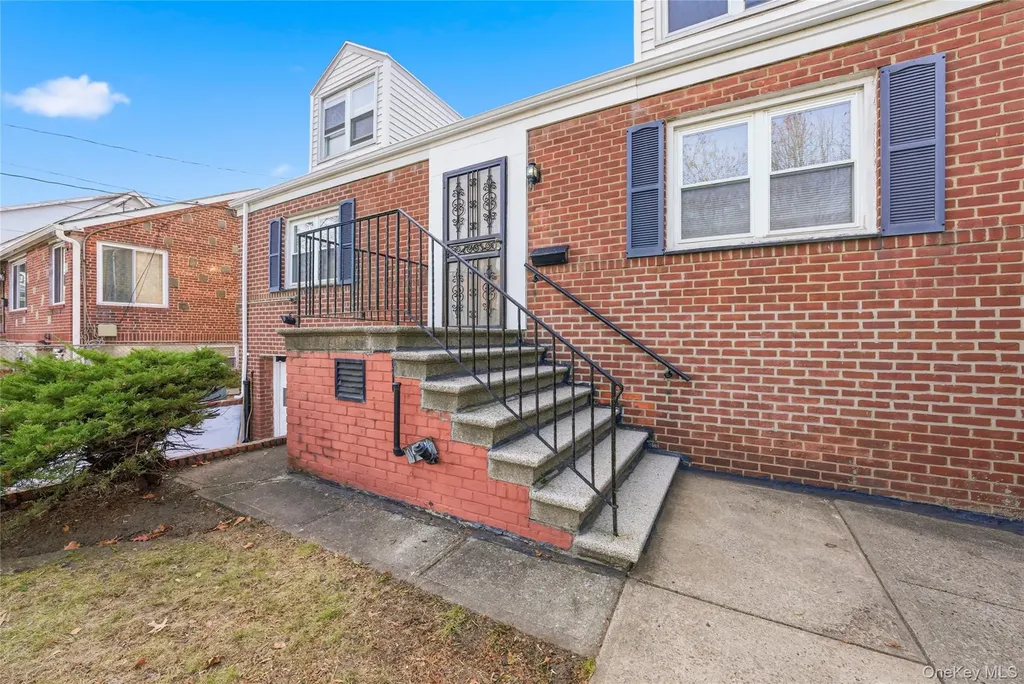 4161 Monticello Avenue Bronx NY 10466