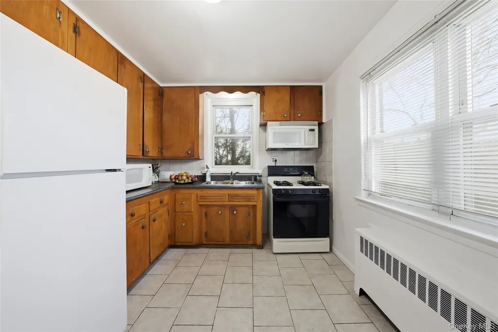 4161 Monticello Avenue Bronx NY 10466