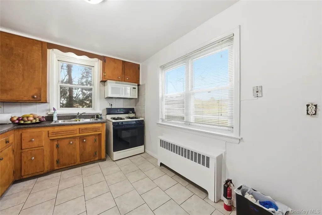 4161 Monticello Avenue Bronx NY 10466