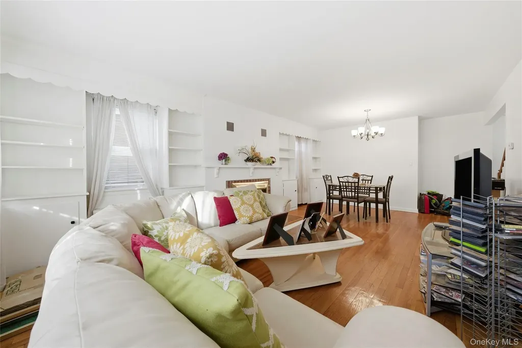 4161 Monticello Avenue Bronx NY 10466