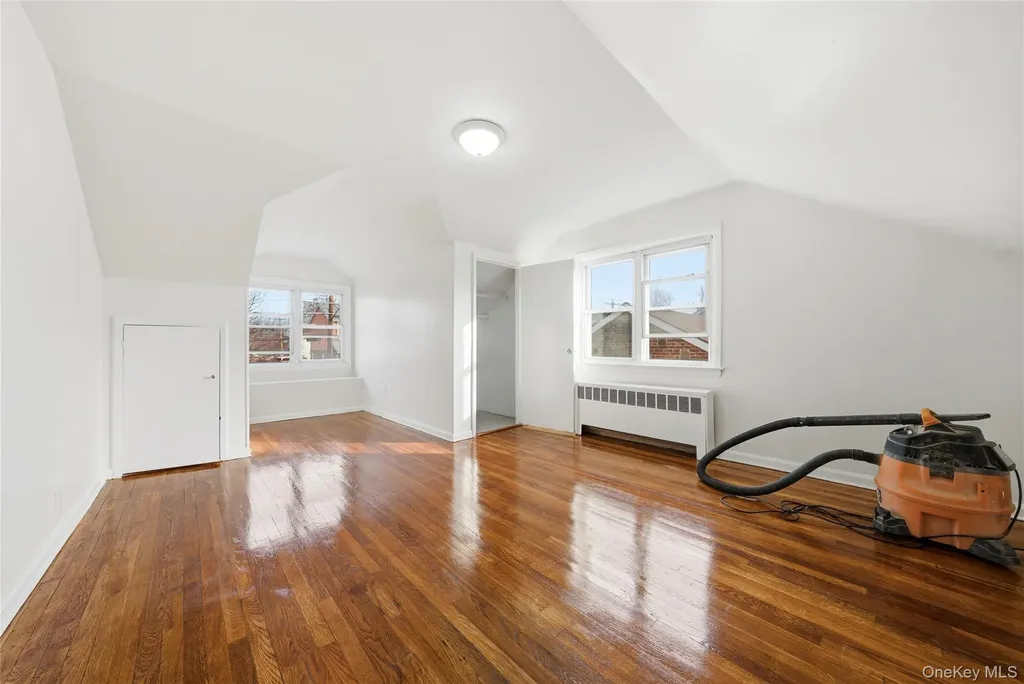 4161 Monticello Avenue Bronx NY 10466